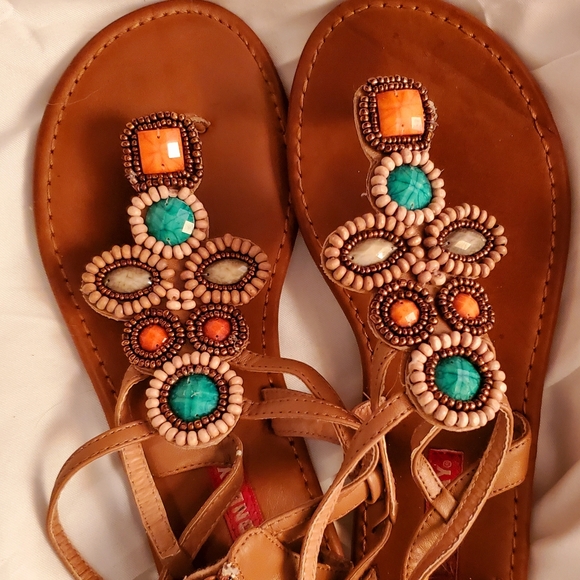 Unionbay Jeweled Sandals, Tan, Girls Size 4, EUC - Picture 2 of 12